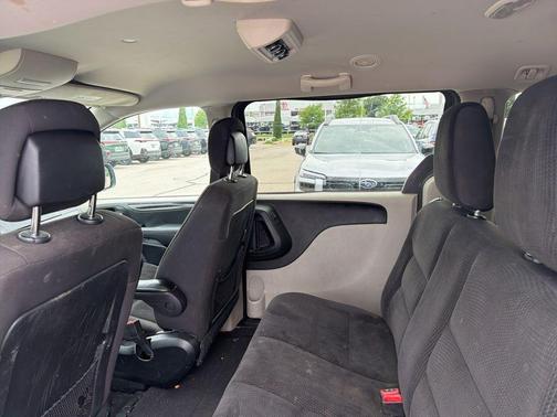 Granite Pearlcoat 2018 Dodge Grand Caravan SE