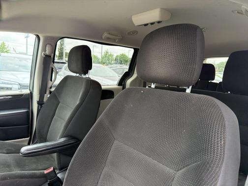 Granite Pearlcoat 2018 Dodge Grand Caravan SE