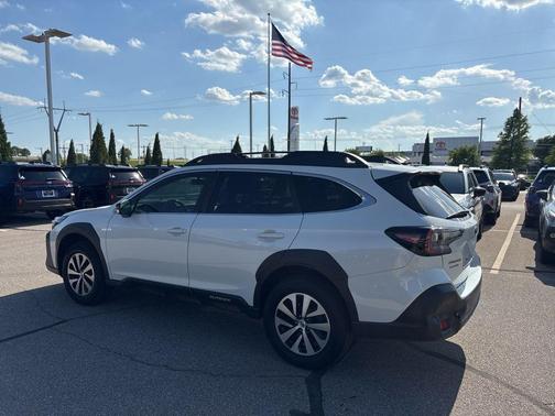 Crystal White Pearl 2023 Subaru Outback Premium