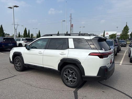 Crystal White Pearl 2026 Subaru Outback Premium