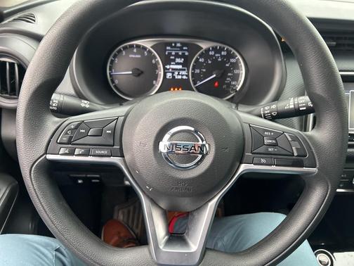 2021 Nissan Kicks S