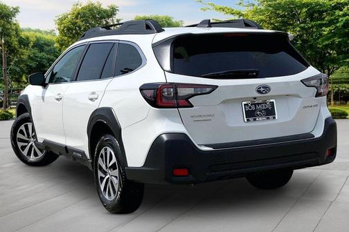 Crystal White Pearl 2025 Subaru Outback Premium