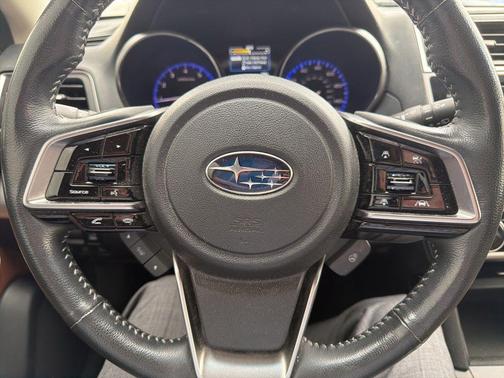 Crystal White Pearl 2019 Subaru Outback 2.5i Touring
