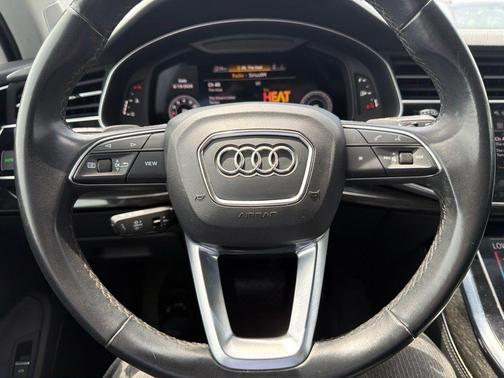 Mythos Black Metallic 2023 Audi Q7 55 Premium Plus