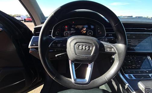 Mythos Black Metallic 2023 Audi Q7 55 Premium Plus