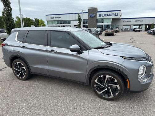 2023 Mitsubishi Outlander SE