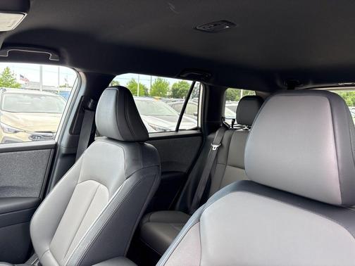 Crystal White Pearl 2026 Subaru Outback Premium