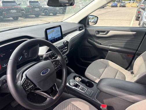 Carbonized Gray Metallic 2022 Ford Escape SE