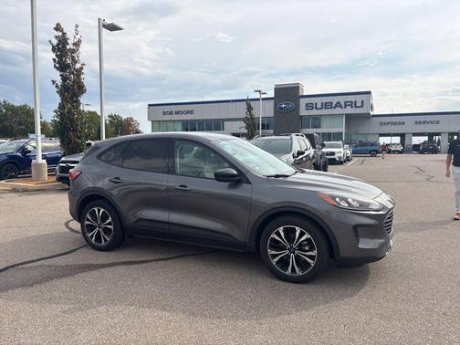 Carbonized Gray Metallic 2022 Ford Escape SE