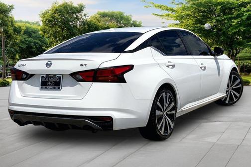 Glacier White 2019 Nissan Altima 2.5 SR