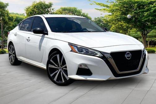 Glacier White 2019 Nissan Altima 2.5 SR