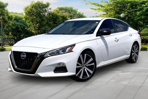 Glacier White 2019 Nissan Altima 2.5 SR