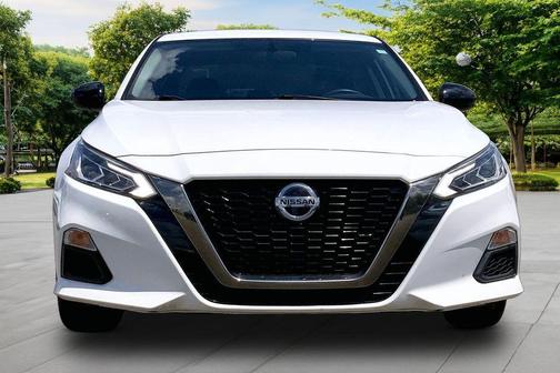 Glacier White 2019 Nissan Altima 2.5 SR