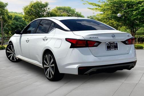 Glacier White 2019 Nissan Altima 2.5 SR