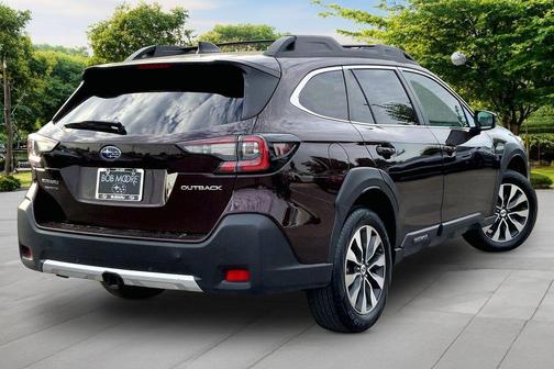Crystal White Pearl 2024 Subaru Outback Limited