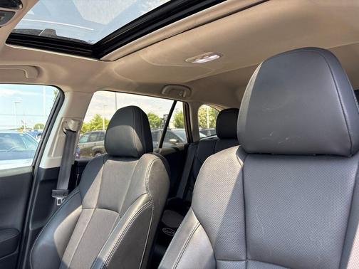 Crystal White Pearl 2024 Subaru Outback Limited