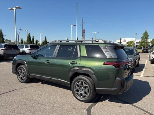 Deep Emerald Green 2026 Subaru Outback Premium