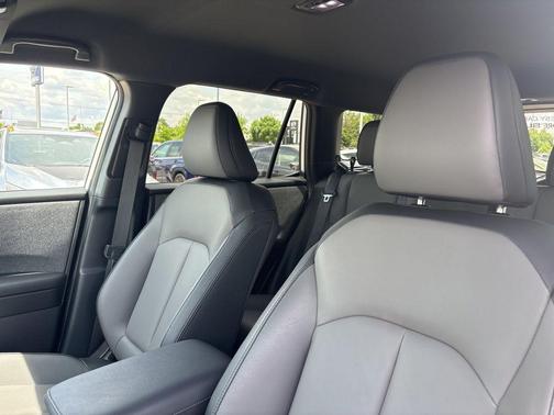 Crystal White Pearl 2026 Subaru Outback Premium