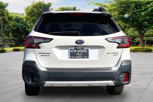 Crystal White Pearl 2021 Subaru Outback Limited XT