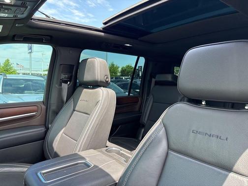 Onyx Black 2022 GMC Yukon XL Denali