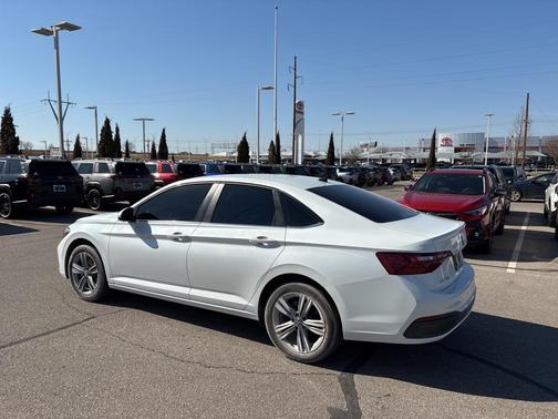 2023 Volkswagen Jetta 1.5T SE