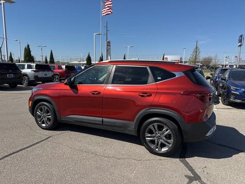 Mars Orange 2021 Kia Seltos S