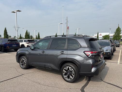 Magnetite Gray Metallic 2026 Subaru Forester Premium