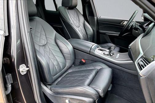 Dark Graphite Metallic 2023 BMW X5 xDrive40i