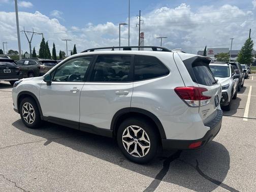 2023 Subaru Forester Premium