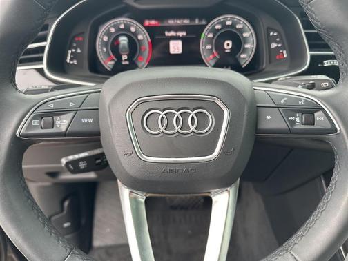2022 Audi Q8 55 Prestige