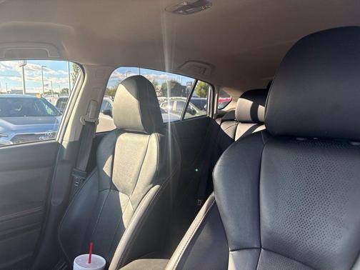 Ice Silver Metallic 2018 Subaru Crosstrek 2.0i Limited