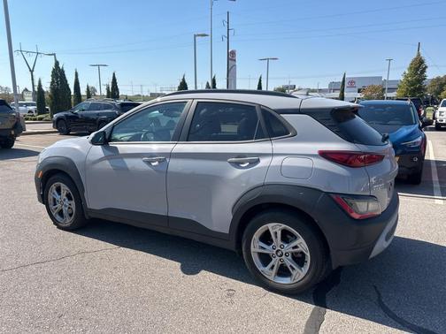 2022 Hyundai KONA SEL