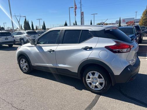 2020 Nissan Kicks S