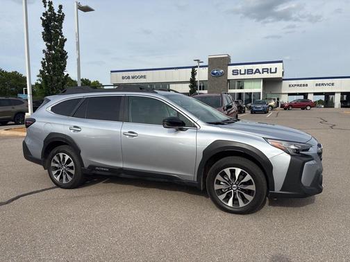 Ice Silver Metallic 2025 Subaru Outback Limited