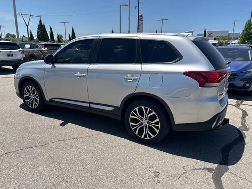2018 Mitsubishi Outlander ES