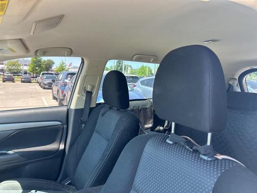 2018 Mitsubishi Outlander ES