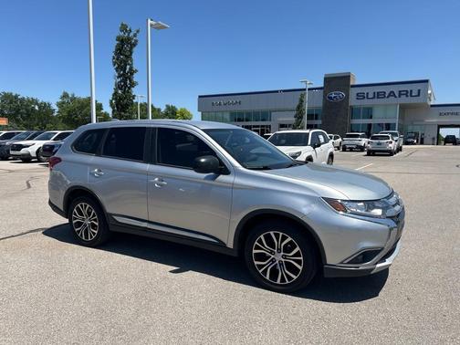 2018 Mitsubishi Outlander ES