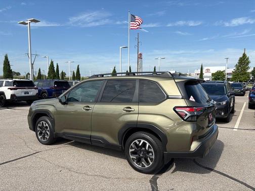 Autumn Green Metallic 2026 Subaru Forester Premium