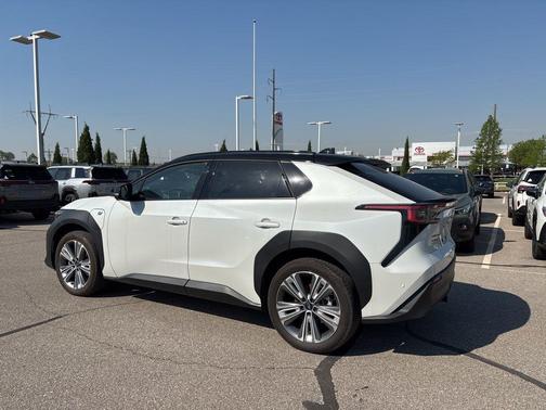 Cosmic White Pearl, Two Tone 2024 Subaru Solterra Touring