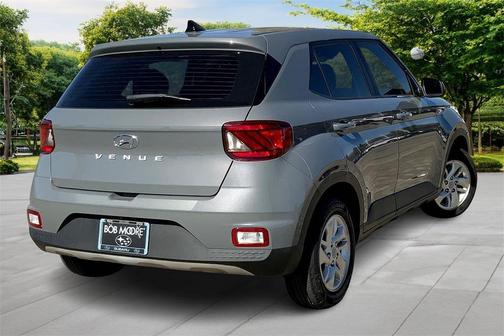 2022 Hyundai VENUE SE