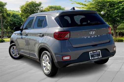 2022 Hyundai VENUE SE