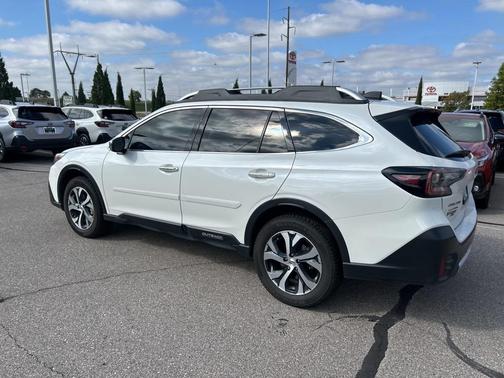 2022 Subaru Outback Touring