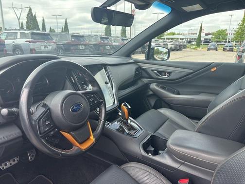 Crystal White Pearl 2022 Subaru Outback Wilderness