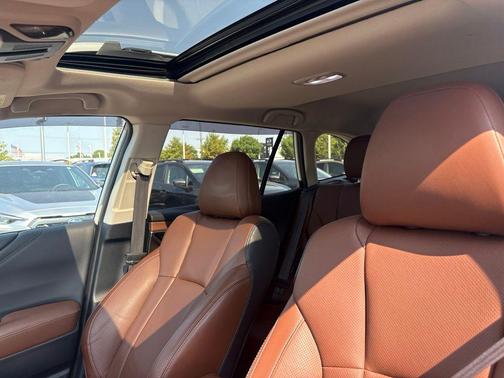 Crystal White Pearl 2023 Subaru Outback Touring XT