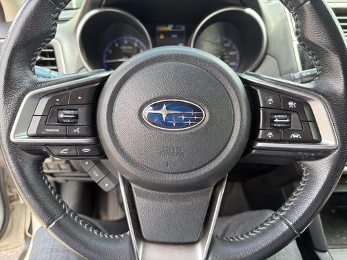 Crystal White Pearl 2018 Subaru Outback 2.5i Premium