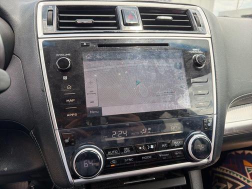 Crystal White Pearl 2018 Subaru Outback 2.5i Premium