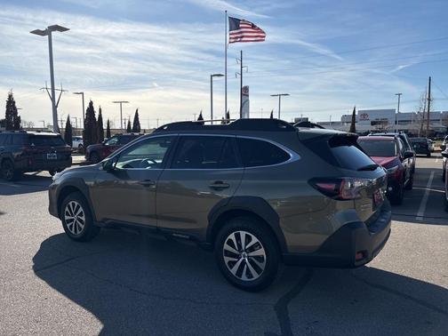 2025 Subaru Outback Premium