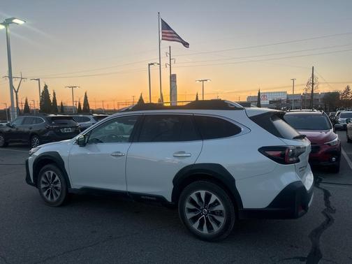 2025 Subaru Outback Touring