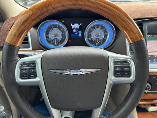 2013 Chrysler 300C Base