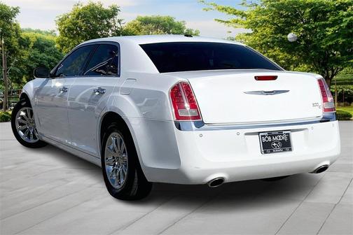 2013 Chrysler 300C Base
